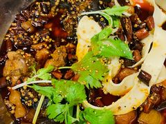 -晓彭肥肠鸡·泡椒鸡火锅(水木天地店)