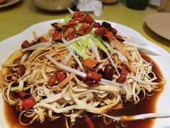 油泼干豆腐丝-天添纸包鸡家常菜