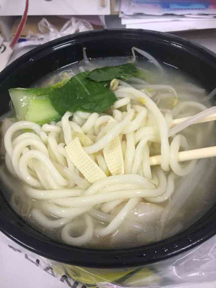 服务热情周到米线味道不错上菜速度很快