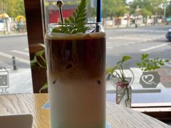 -ZING COFFEE 镜咖啡