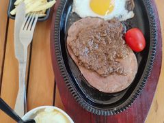 -腾冲洞山温泉村