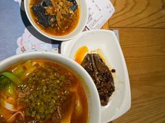 -呷佬·长沙手工米粉(金沙江路店)