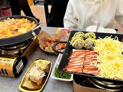 -豚妈妈汤饭·部队锅(南京东路店)