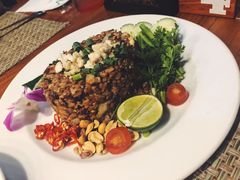 -Chom Cafe and Restaurant