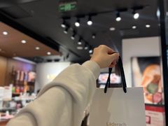 -Laderach 莱德拉(上海环贸iapm店)