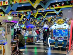 -反斗乐园π·电玩·高空拓展·蹦床(龙华天虹店)
