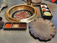 -铭牛烧肉·和牛海鲜自助(高新月牙湖店)