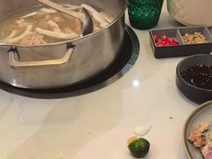 -喃喃椰·糟粕醋·椰子鸡火锅(七堡花园店)