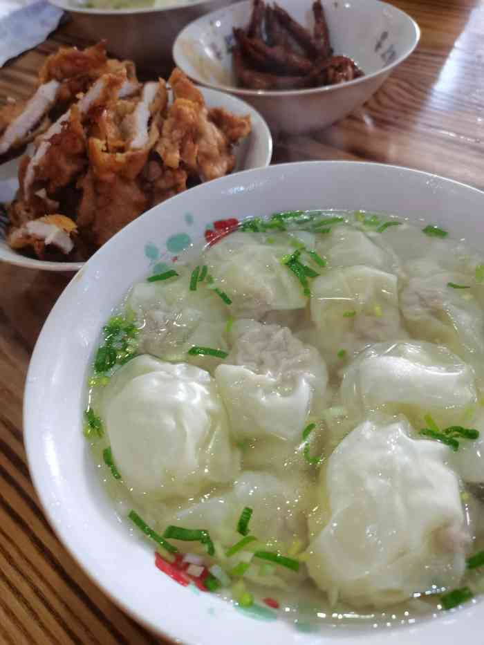 家的小馄饨个倒是蛮大的味道么一正仪馄饨正仪泡泡馄饨红霞泡泡馄饨