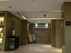 -杭州西湖湖滨银泰亚朵酒店