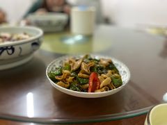 -胡子饮食店