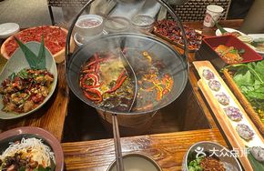 Signature Yunnan Sour Cabbage Beef Tallow Hot Pot