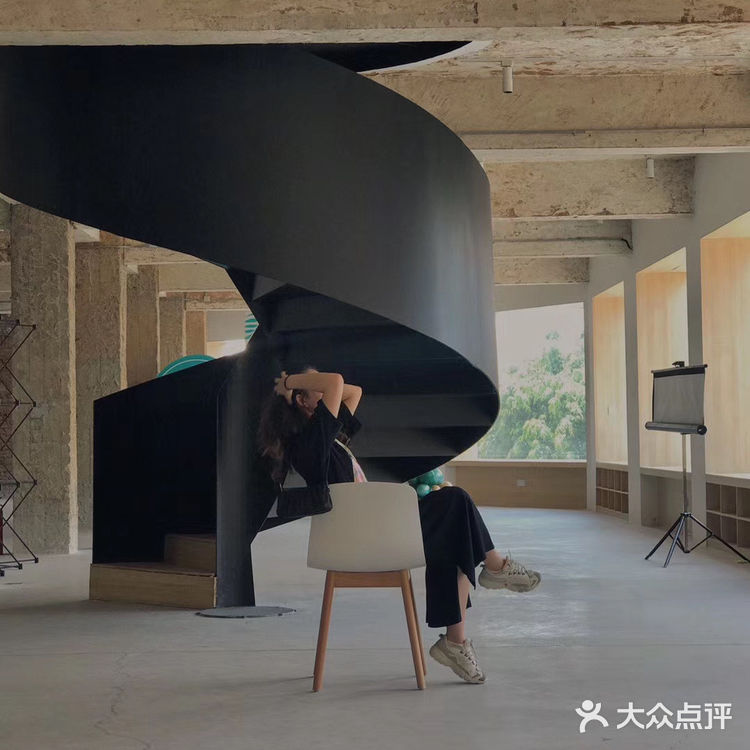泉州一隅｜周末来看展喝咖啡☕️[调皮]