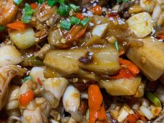 牛蛙爱上虾-小民大排档(光谷店)