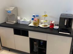 -瑞尔齿科(上海长风大悦城店)