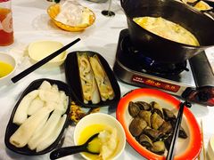 -鲜入围煮花胶鸡海鲜火锅