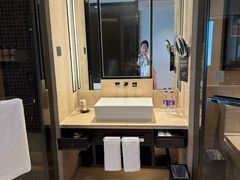 -三亚湾海居铂尔曼度假酒店