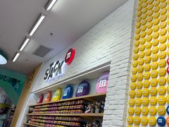 -m豆巧克力世界(上海世茂广场店)