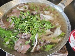 -周老三跷脚牛肉·全牛火锅(非遗传承店)