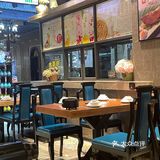 两个女生要了四份素菜一份 一份土豆粉 一份葱油饼