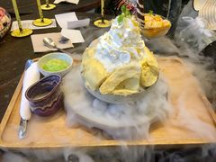 -莓园冰淇淋店