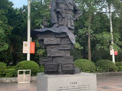 -英雄广场