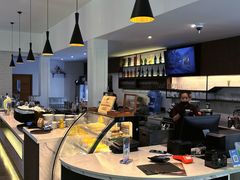 -Chom Cafe and Restaurant