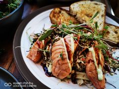 厚炙三文鱼沙拉-O'mills Sourdough Bakery&Bistro(永嘉路店)