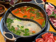 -苗阿哥酸汤牛肉火锅(体育场店)