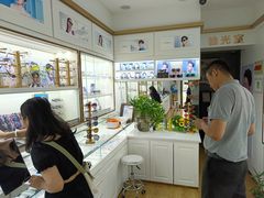 -翰佐蔡司小乐圆·依视路星趣控·暴龙眼镜折扣店