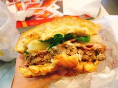 菠萝安格斯厚牛堡-麦当劳(中二横路店)