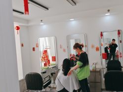 -LILI·HAIR SALON理理造型
