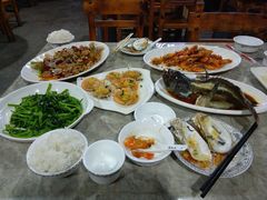 -四川小胡子海鲜(丁村万人海鲜广场店)