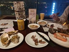 -荣誉国际酒店-云顶旋转餐厅