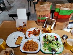 -HELLO 27 意面·沙拉·帕尼尼