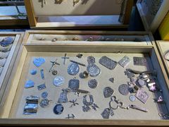 -十八字金·银饰·拼豆·开蚌DIY(魏公芳华里店)