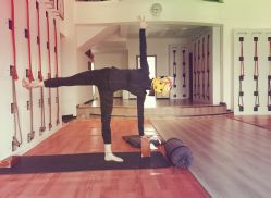 -成都阿难陀艾扬格瑜伽中心