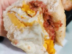 招牌咸牛肉芝士猪仔包-华嫂冰室(尖沙咀店)