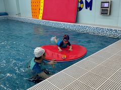 -小小王国亲子游泳俱乐部(锦辉中心)