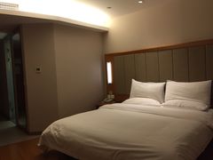 -全季酒店(重庆李子坝牛角沱地铁站店)