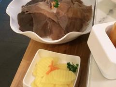 -左庭右院鲜牛肉火锅(浦江欢乐颂店)
