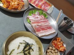 -围炉肉舍丹东海鲜烤肉·烤活鳗(步行街店)