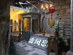 -暴风岛沉浸式体验馆(百联世纪店)