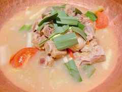 腊肉排骨煲-云海肴·汽锅鸡·云南菜(领展购物广场·中关村店)