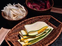 -三出山火锅(南京万象天地店)