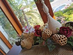 -Chom Cafe and Restaurant