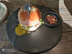 -HIGH FIVE哈福手工汉堡(桂林路店)