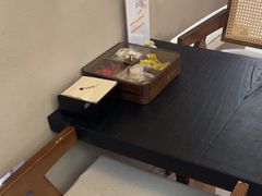 -灸春堂·艾灸·痛症·整脊连锁(之江银泰店)
