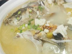 炖鱼汤-故乡小镇家乡味道