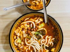 -吴三酸菜麻食酱香面馆(印花布园小区店)